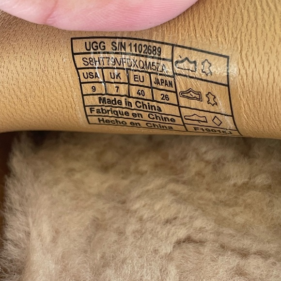 UGG Women's Tan Slippers with Cream Fur - Picture 12 of 12